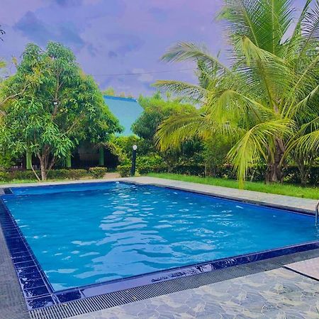Serenity Lake Resort Yala Tissamaharama Esterno foto