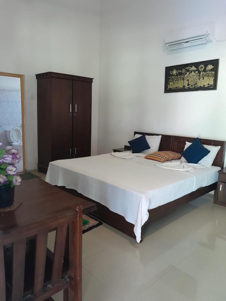 Serenity Lake Resort Yala Tissamaharama Esterno foto