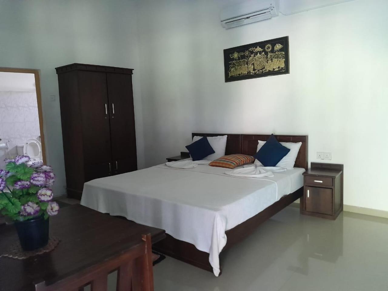 Serenity Lake Resort Yala Tissamaharama Esterno foto