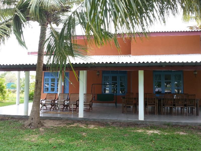 Serenity Lake Resort Yala Tissamaharama Esterno foto