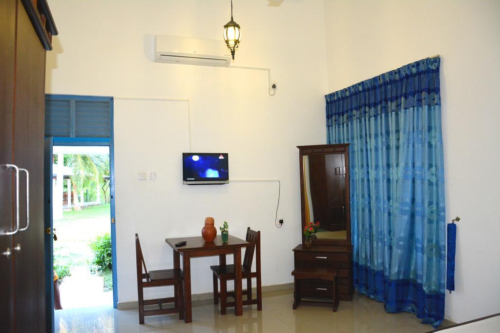 Serenity Lake Resort Yala Tissamaharama Esterno foto